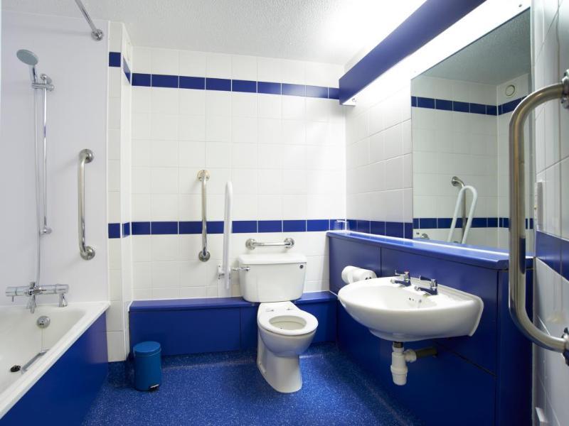 Travelodge Edinburgh Dreghorn Bagian luar foto